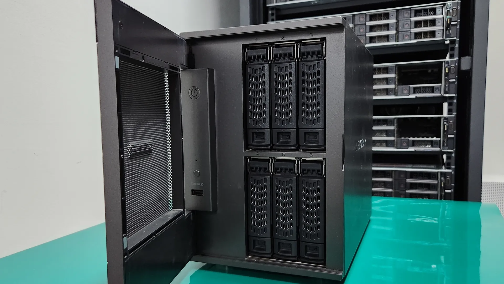 Netgear RND-6A
하드디스크 장애
RAID 5 
복구 사례
