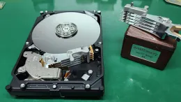st8000vn008-hddrecovery-headswap